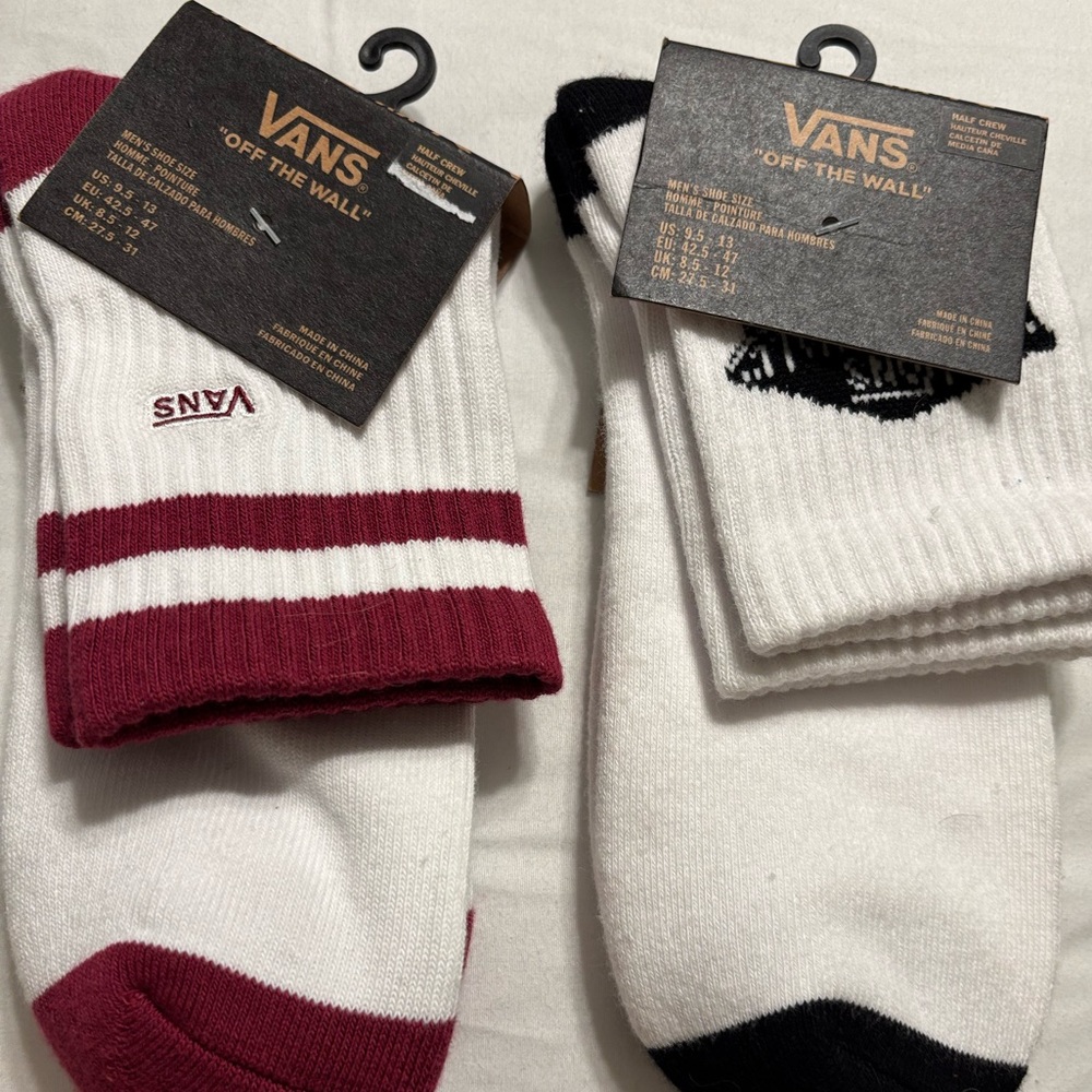 Vans Men's White and Burgundy Casual Socks
